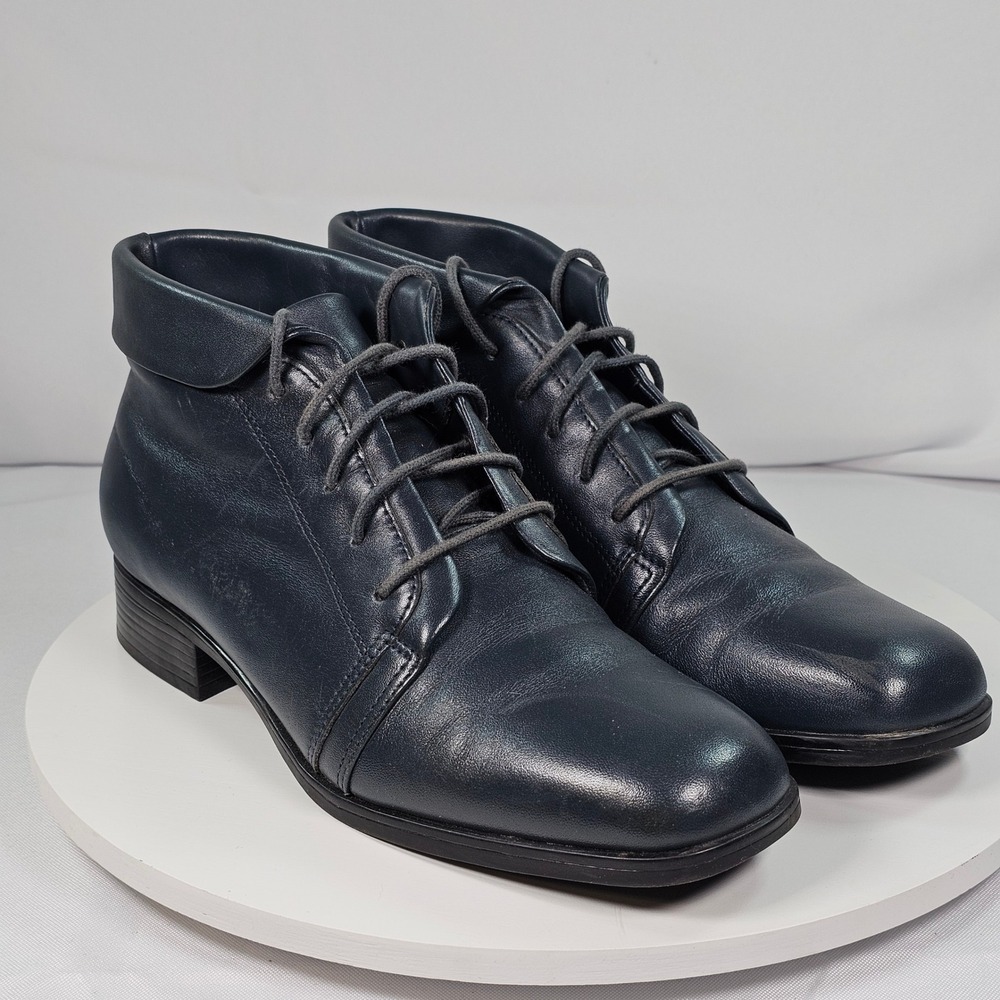 ST JOHNS BAY Women Navy Blue Leather Lace Up Ankle Boots Block Heel Size 6